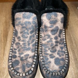 hey dude cheetah boots